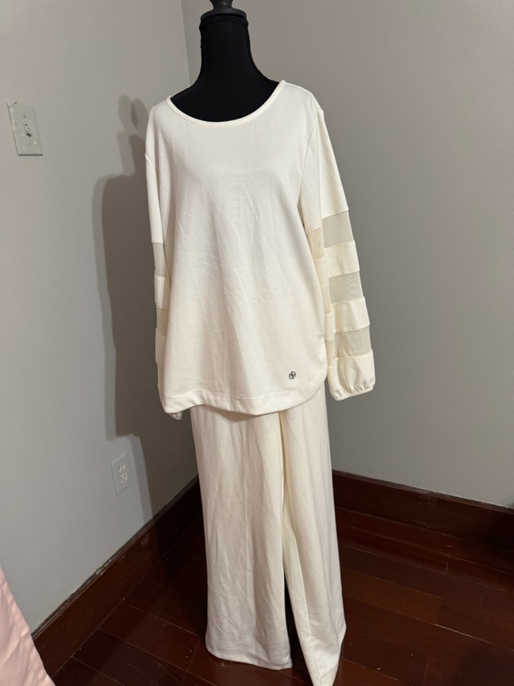 Adrienna Vittadni Cream Two-Piece Lounge Set with Sleeve Stripe Detail